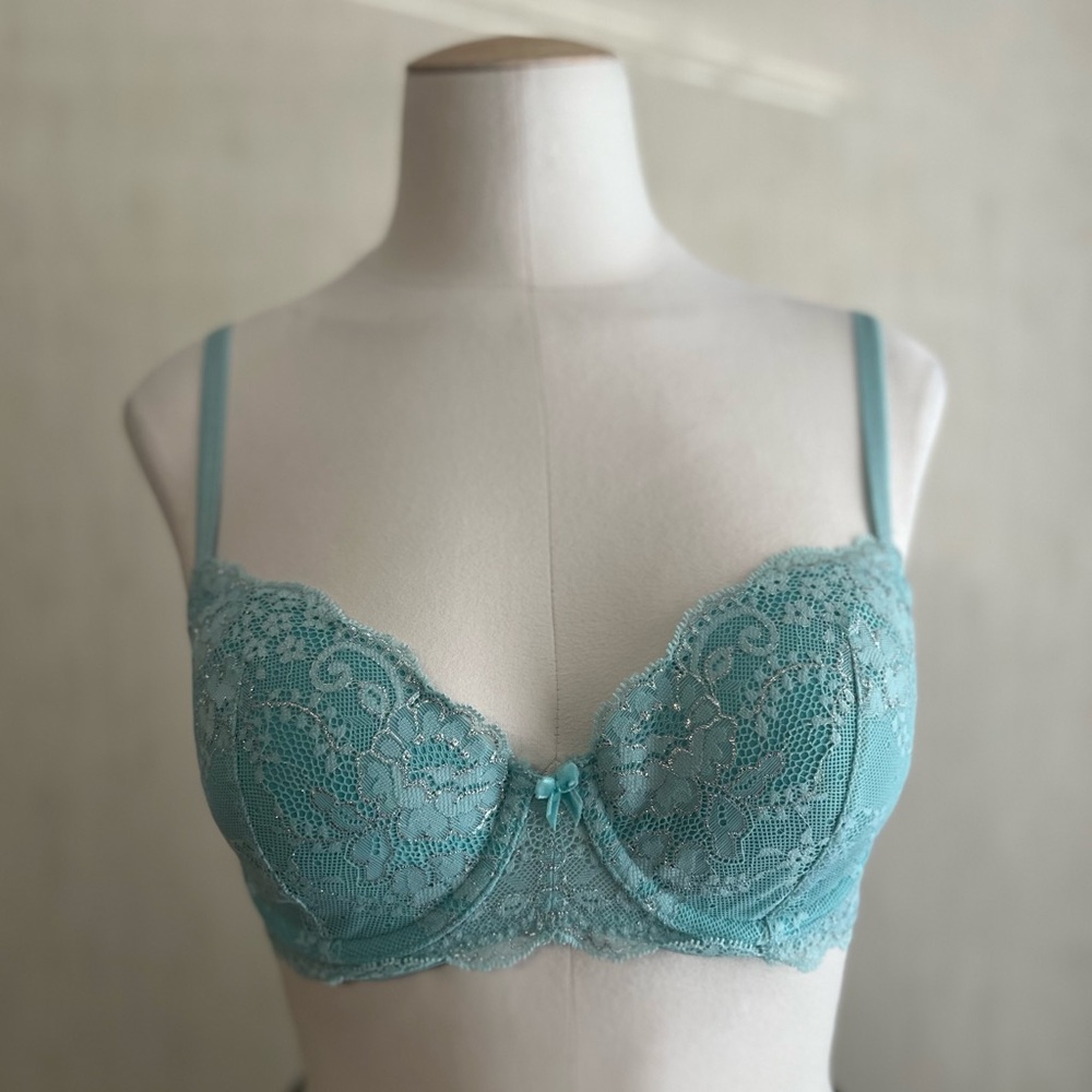 Victoria’s Secret Dream Angel 32D bra, Demi cup, light blue